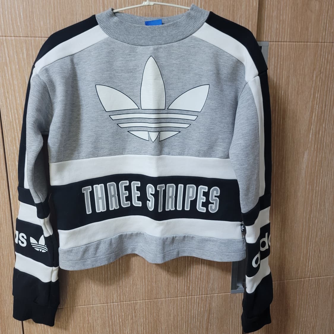 아디다스 맨투맨 상품이미지2