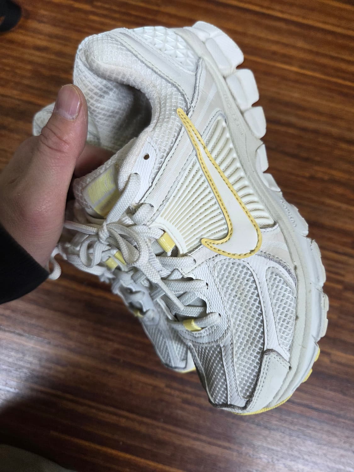 나이키 줌 보메로 옐로우 240 상품이미지6