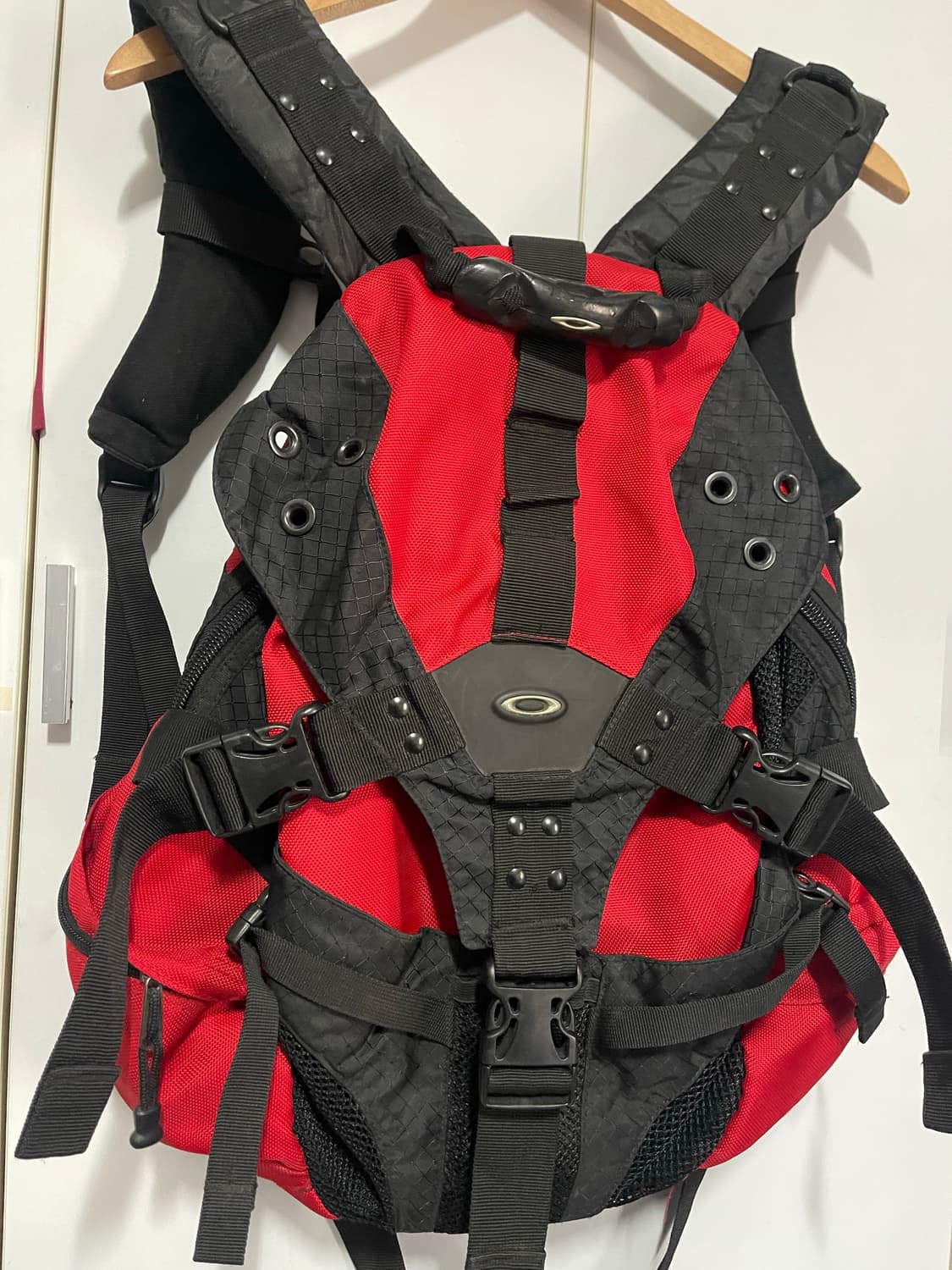 오클리 백팩 레드/블랙 상품이미지3