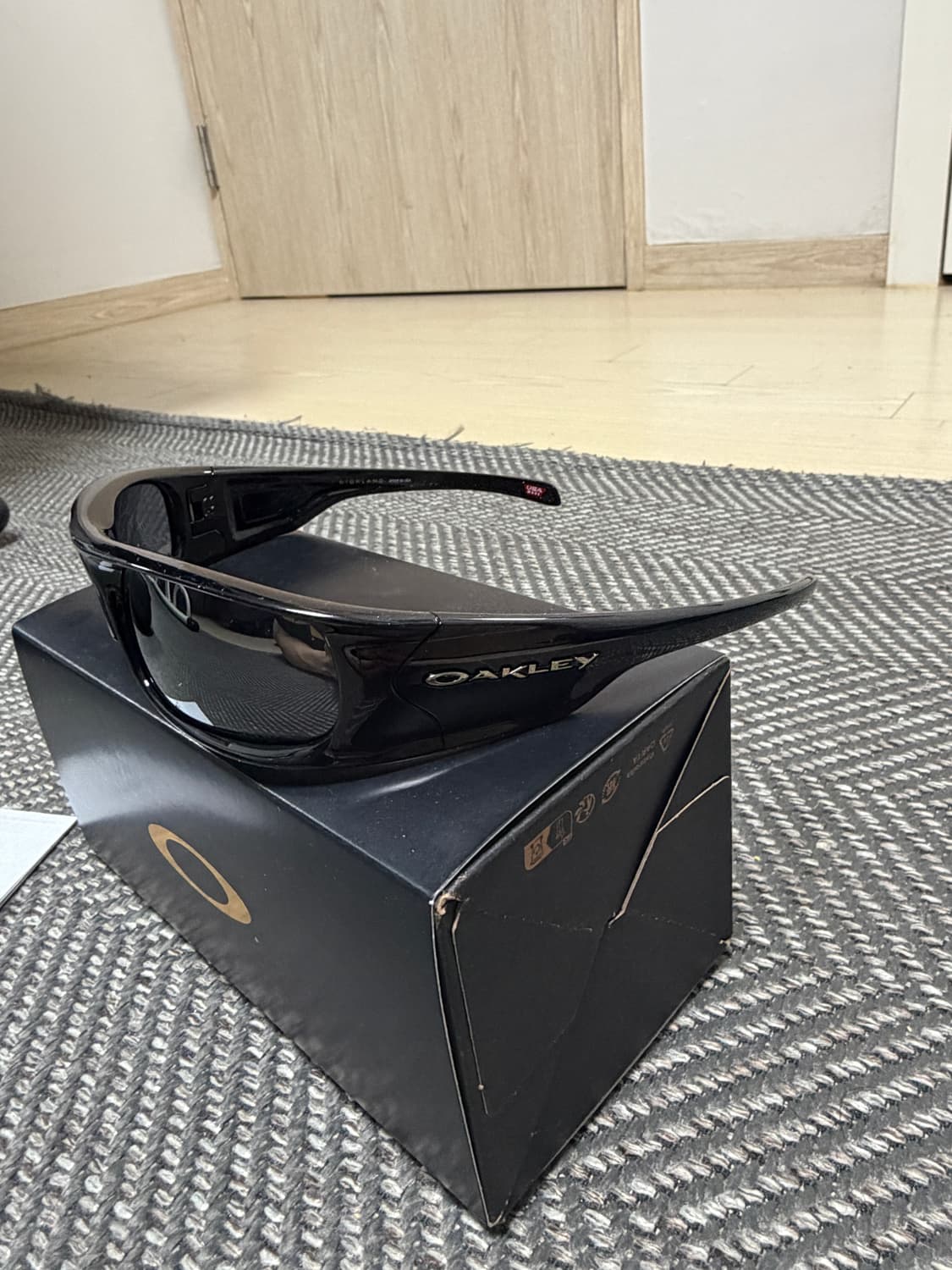 새상품)오클리 하이랜드 선글라스 OO9522 01 상품이미지3