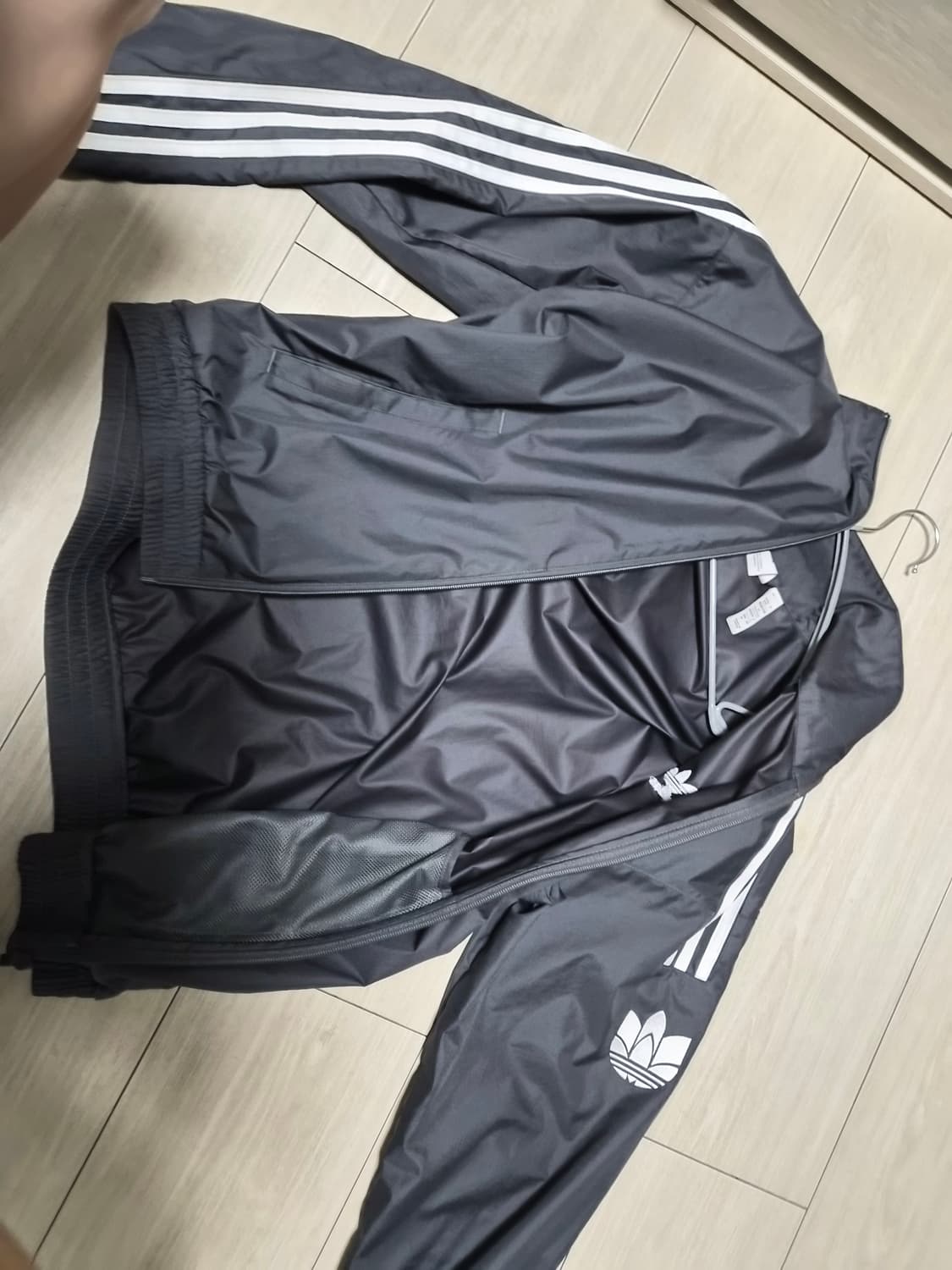 아디다스 바람막이 m사이즈 상품이미지1