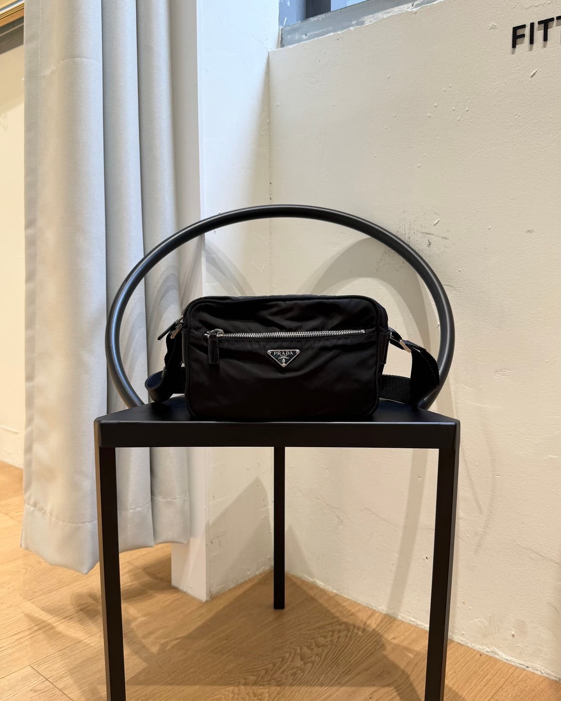 프라다 블랙 포코노 나일론 크로스백 상품이미지1