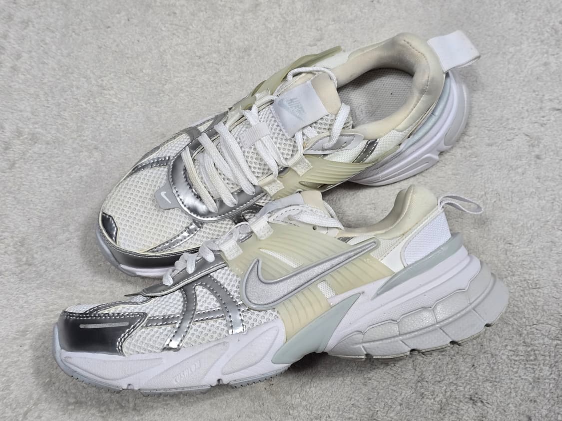 나이키 V2K 런 메탈릭 실버 운동화 240 상품이미지4
