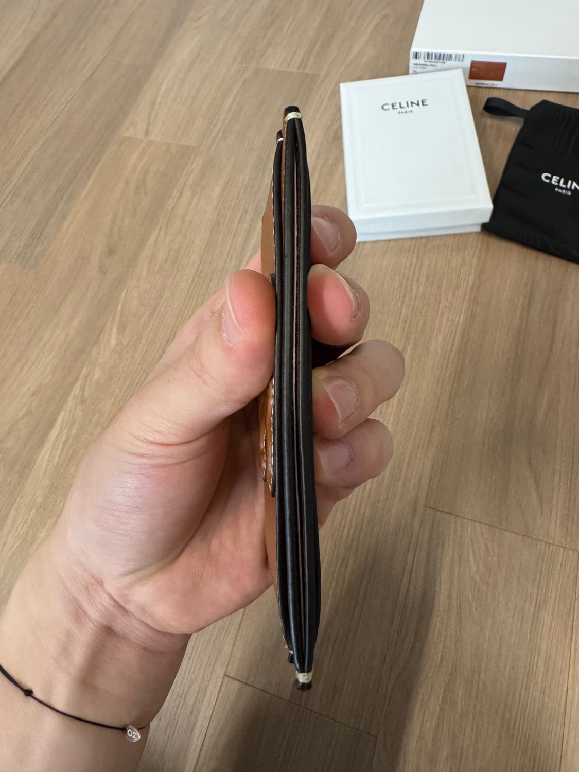 셀린느 스무스 램스킨 레더 트리옹프 카드 홀더 탄 상품이미지9