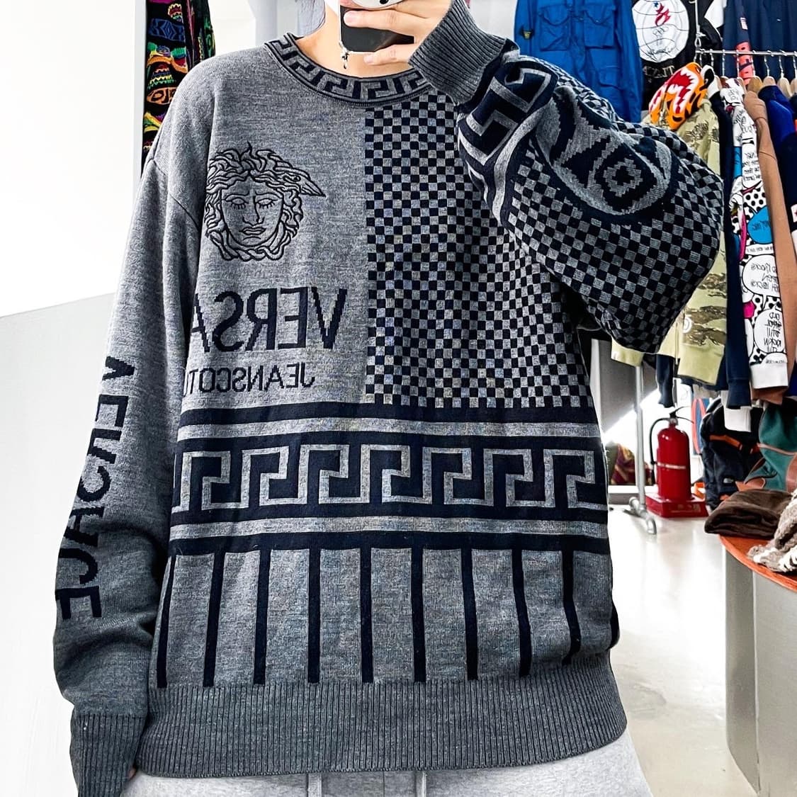 베르사체 진스 꾸띄르 90s 메두사로고 그레이코튼니트 상품이미지1