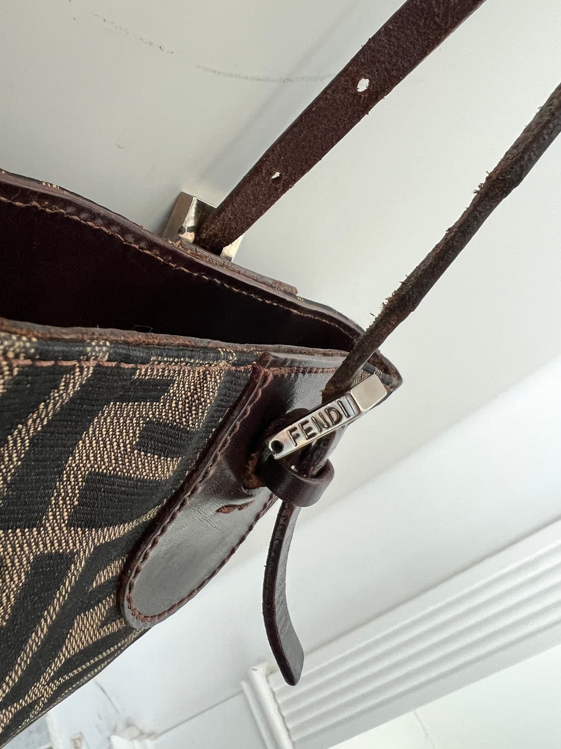 펜디 주키노 FF 로고 캔버스 숄더백 상품이미지9