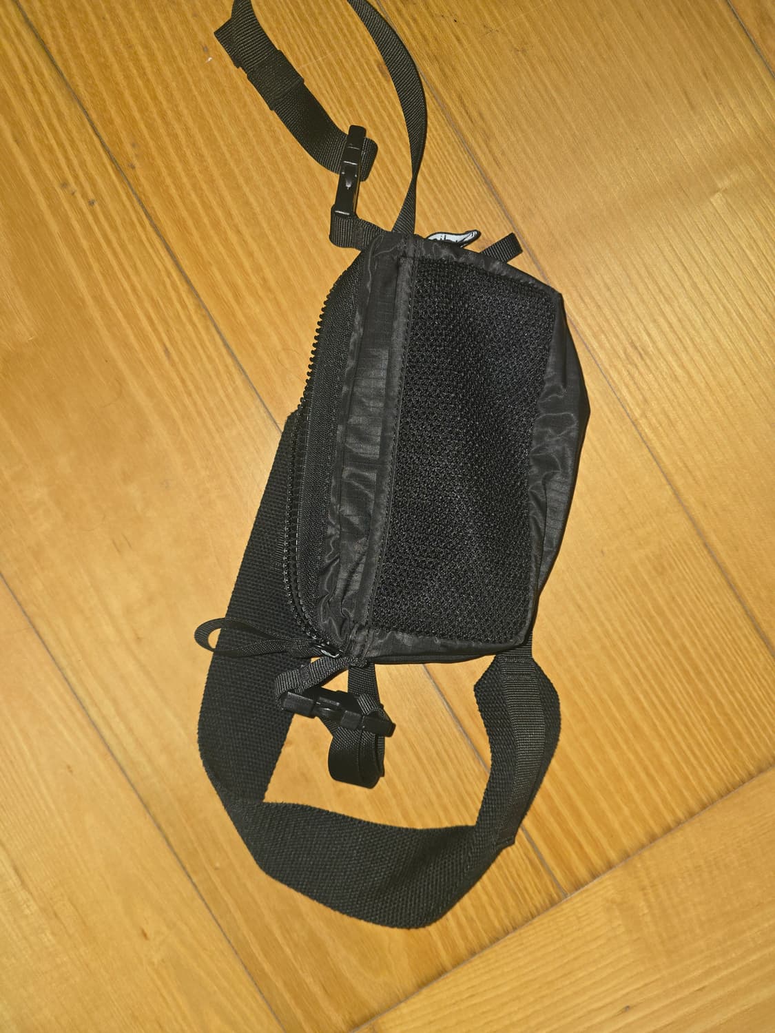 아크네 스튜디오 미니백 상품이미지3