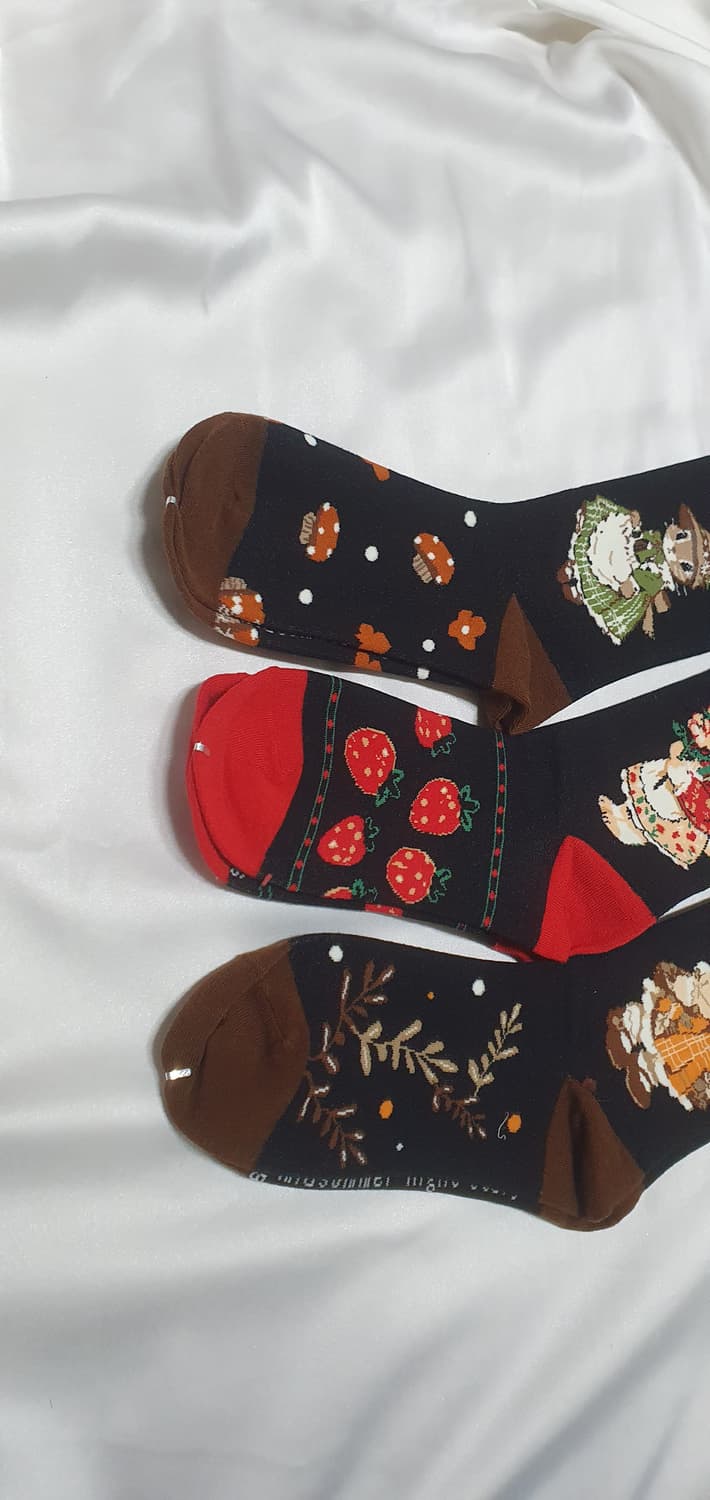 브라운 블랙 레드 동물패턴 토끼 버섯 딸기 양말 상품이미지2