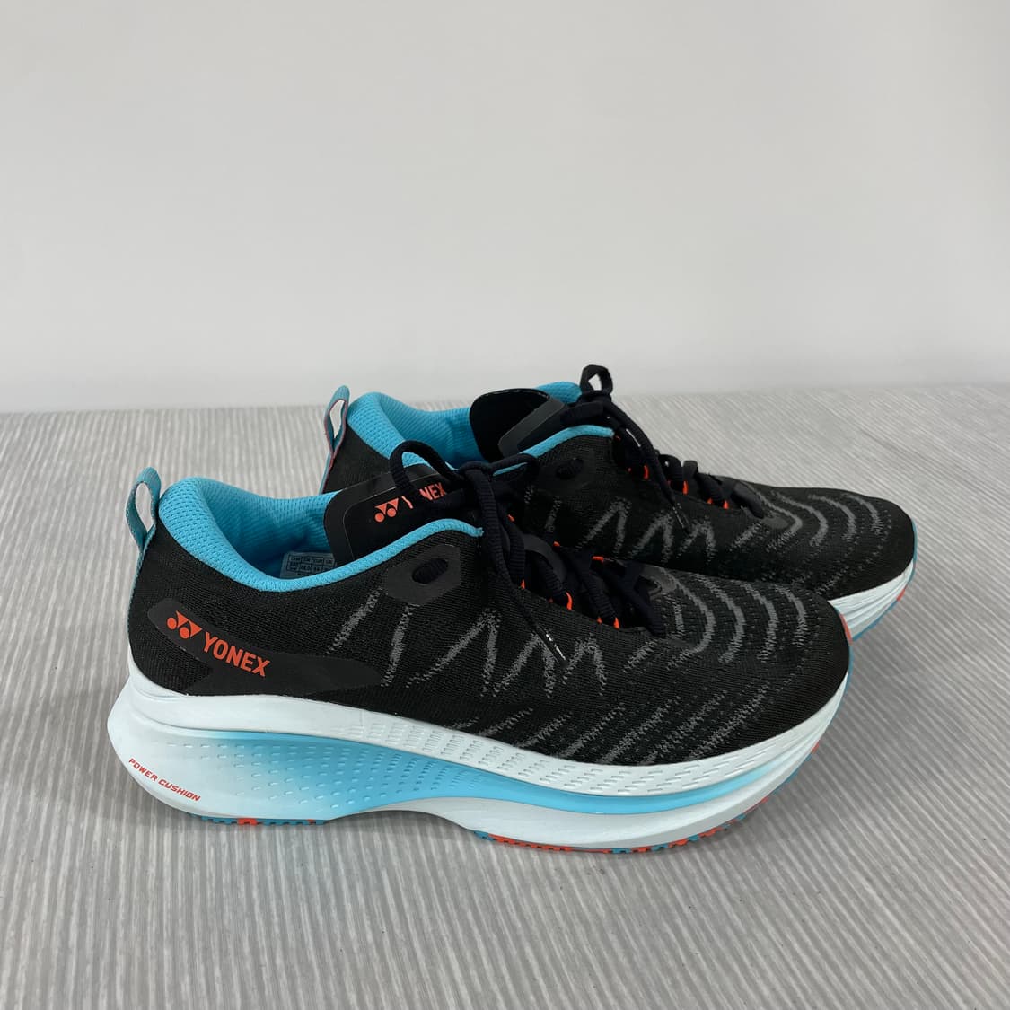 842) 요넥스 카본 크루즈 XR 런닝화 280mm 상품이미지1