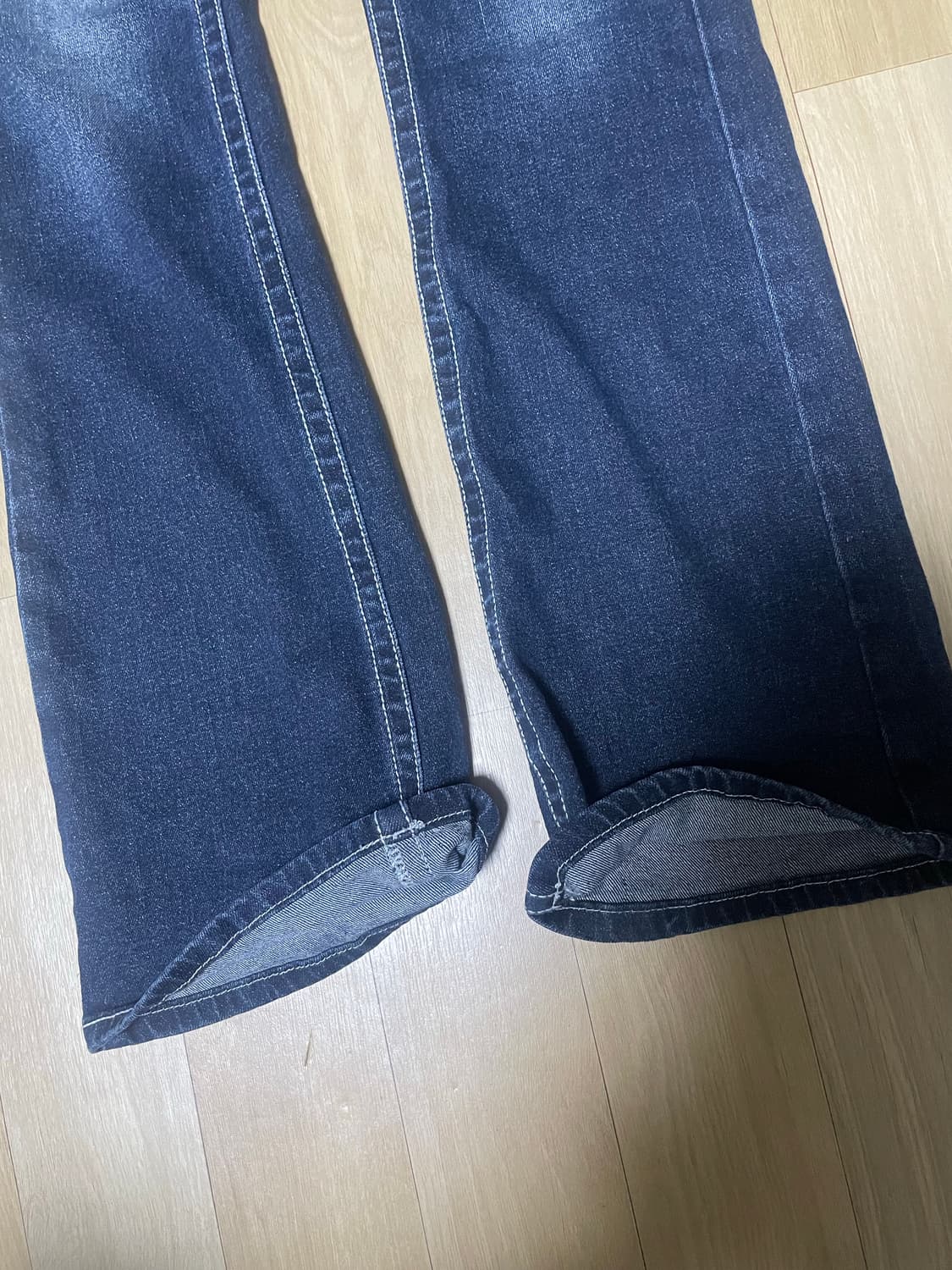 Classic Low Rise Boots-Cut Denim Pants 상품이미지8