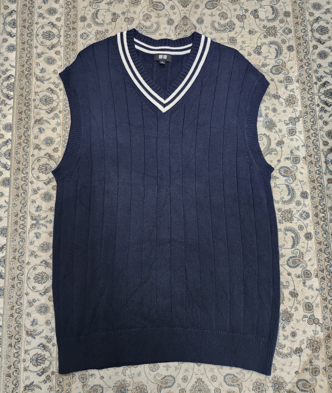유니클로 V넥 니트 조끼 네이비 M 상품이미지1