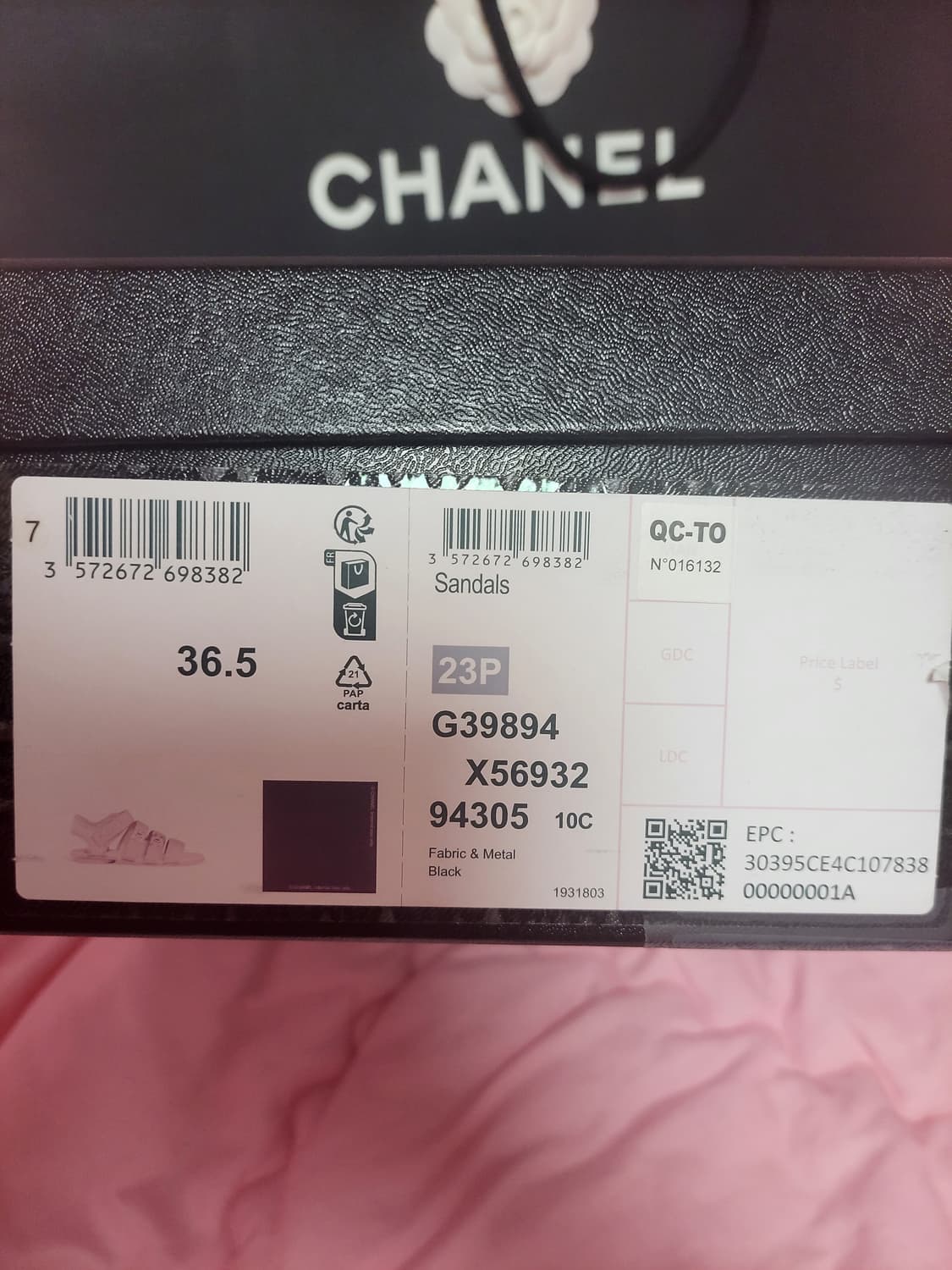 정품)급처3번신은상태좋은!샤넬 로고 블랙 벨크로 샌들 매장가270만원대 상품이미지10