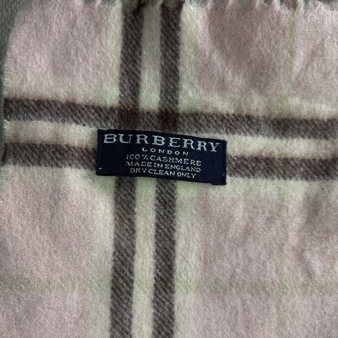 버버리 노바체크 핑크 캐시미어 머플러 상품이미지3