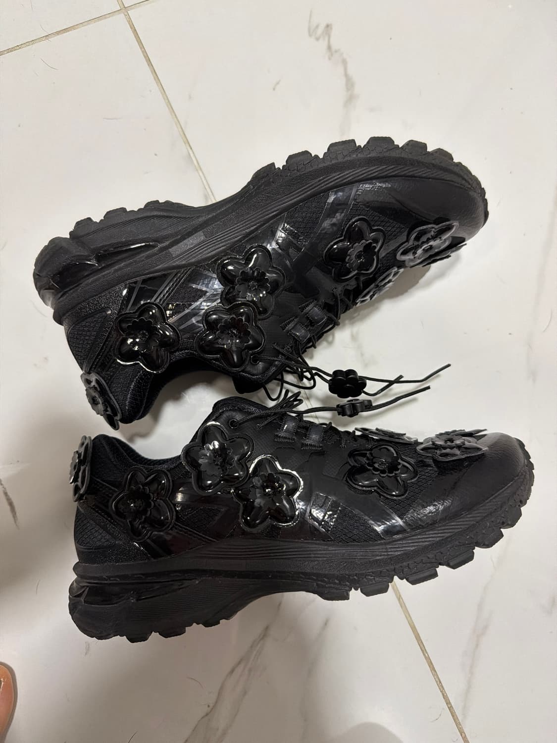 세실리에반센 x 아식스 젤 터레인 블랙 240 세실리아반센 cecilll 상품이미지5