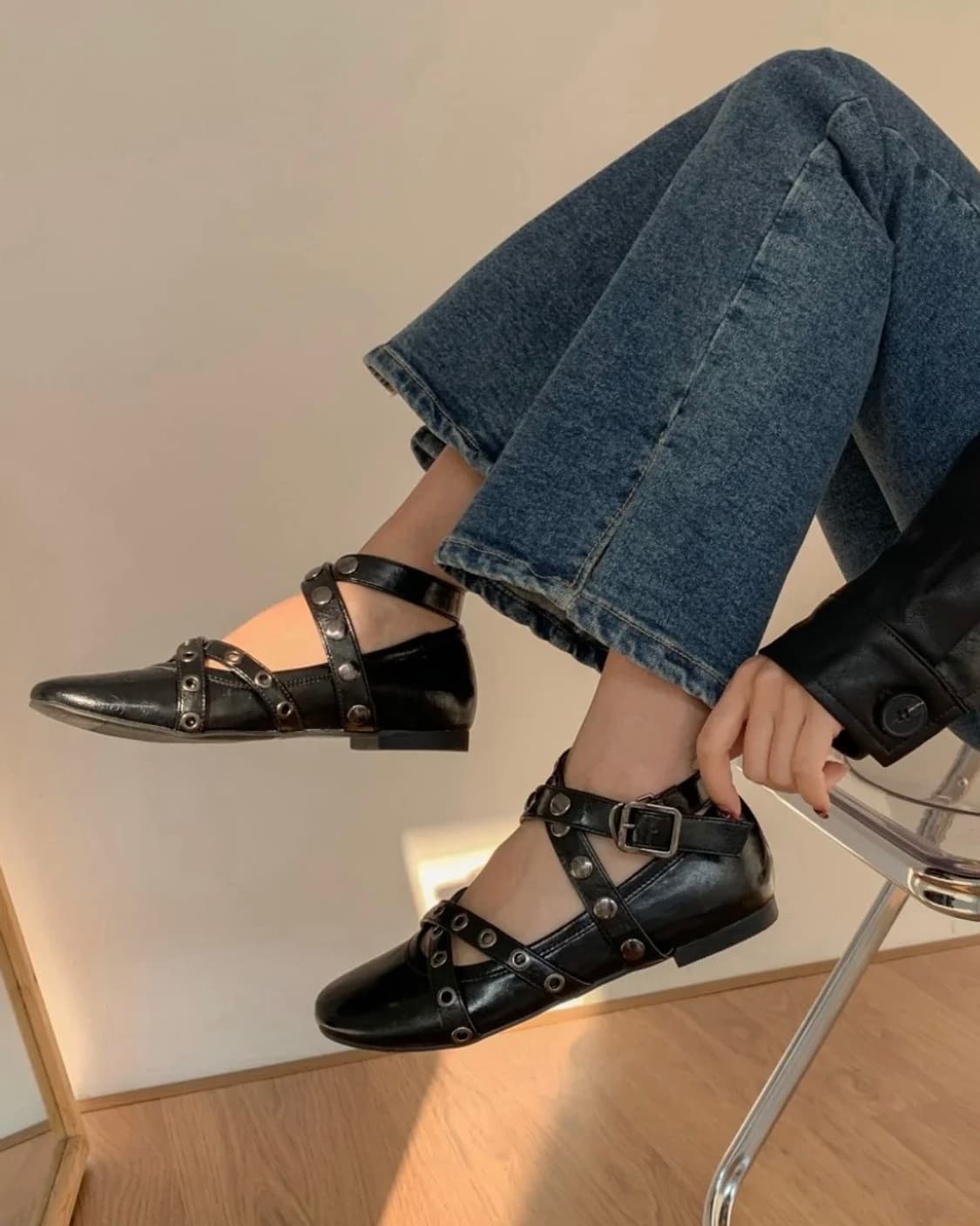 스터드 스트랩 플랫 슈즈 상품이미지3