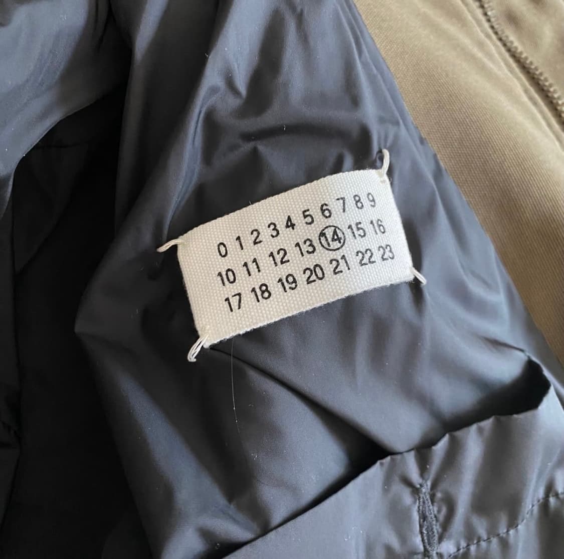 마틴 마르지엘라 레플리카 밀리터리 봄버 파카 상품이미지8