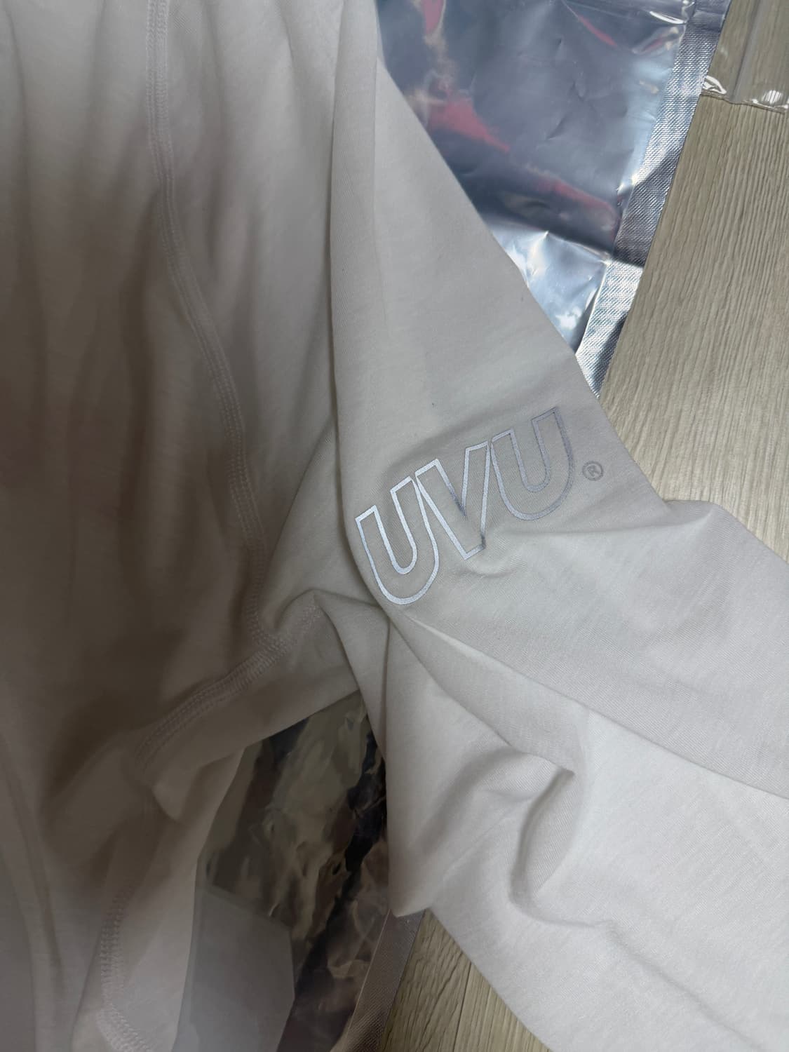 UVU 롱슬리브 러닝탑 화이트 L사이즈 상품이미지3