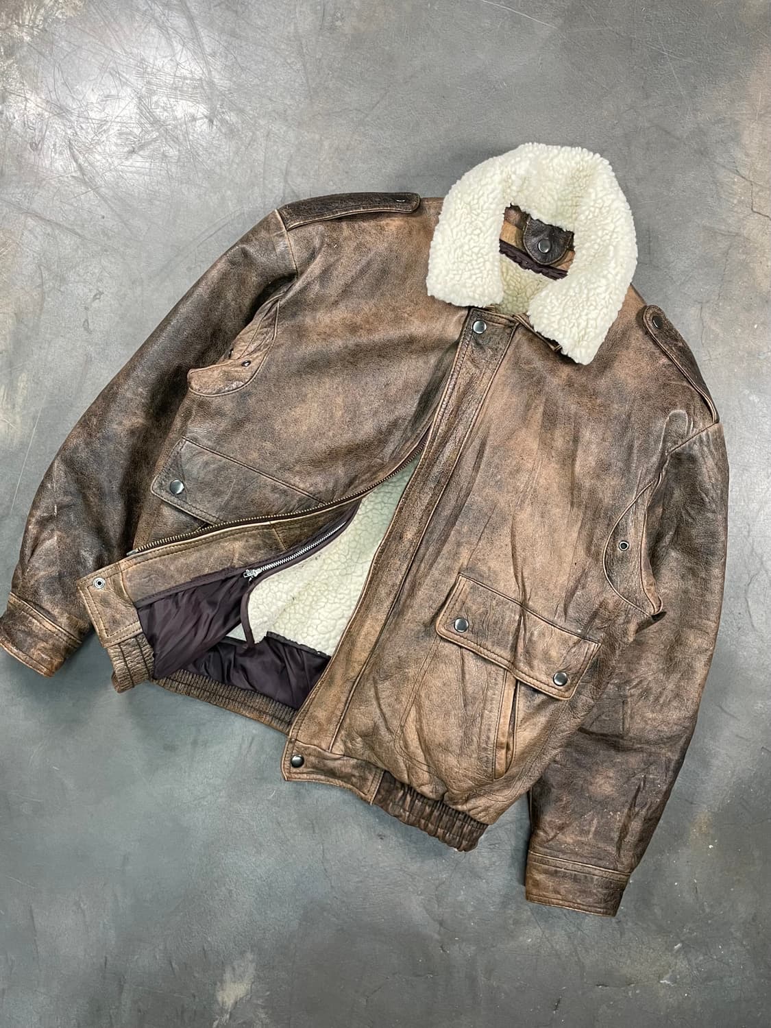 재팬 빈티지 A2 레더 봄버 자켓 상품이미지2