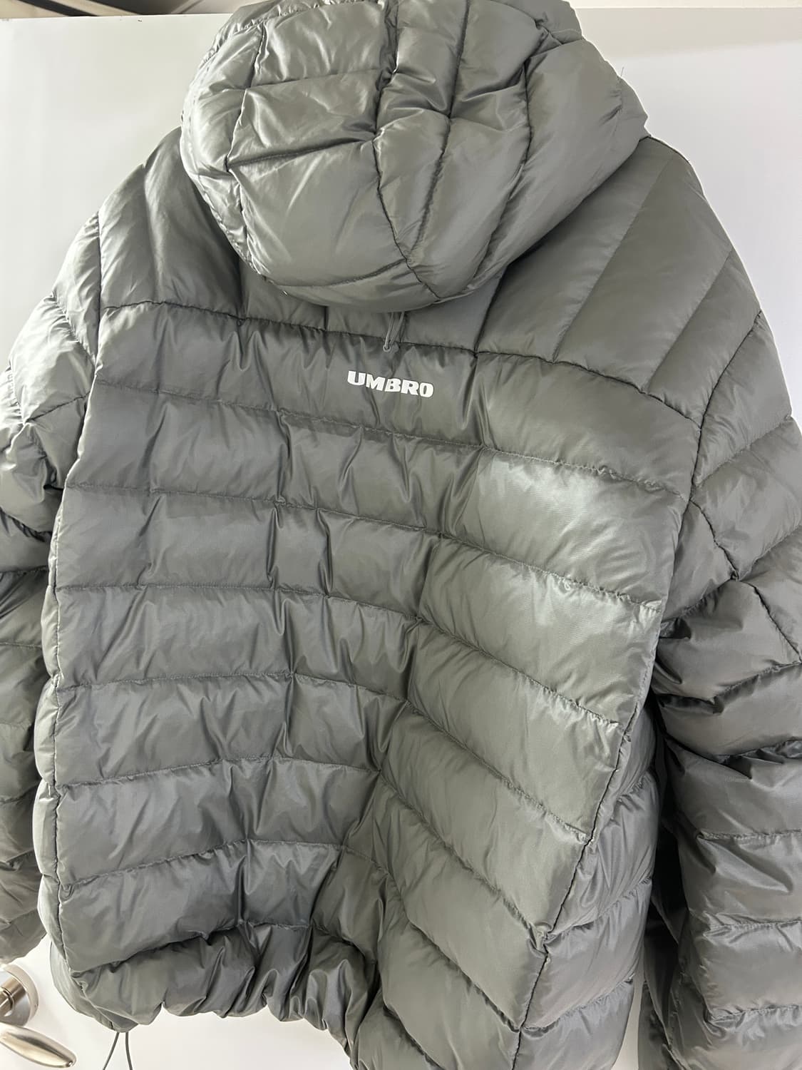 엄브로 경량패딩 새상품 상품이미지2