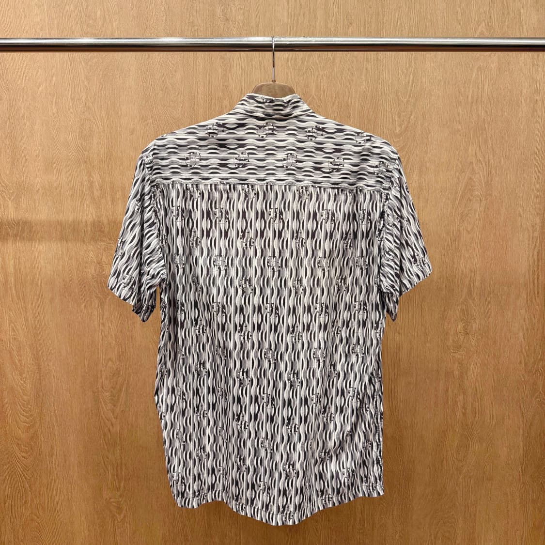 크리스찬 디올 무슈 모노그램 스트라이프 패턴 반팔 셔츠 그레이 상품이미지3