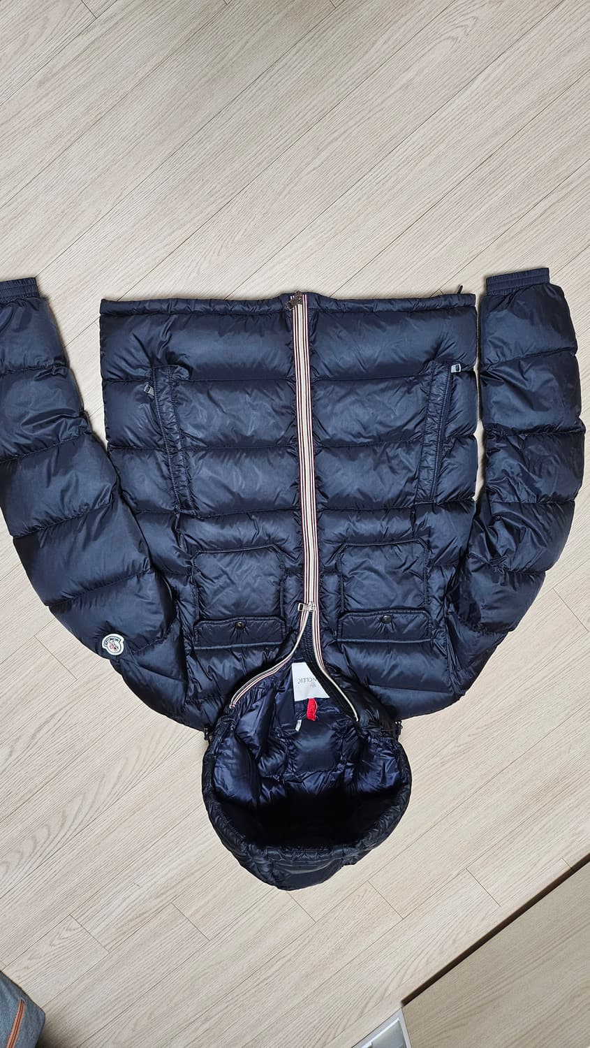 몽클레어 모레인 다운 패딩 점퍼 3호 상품이미지1
