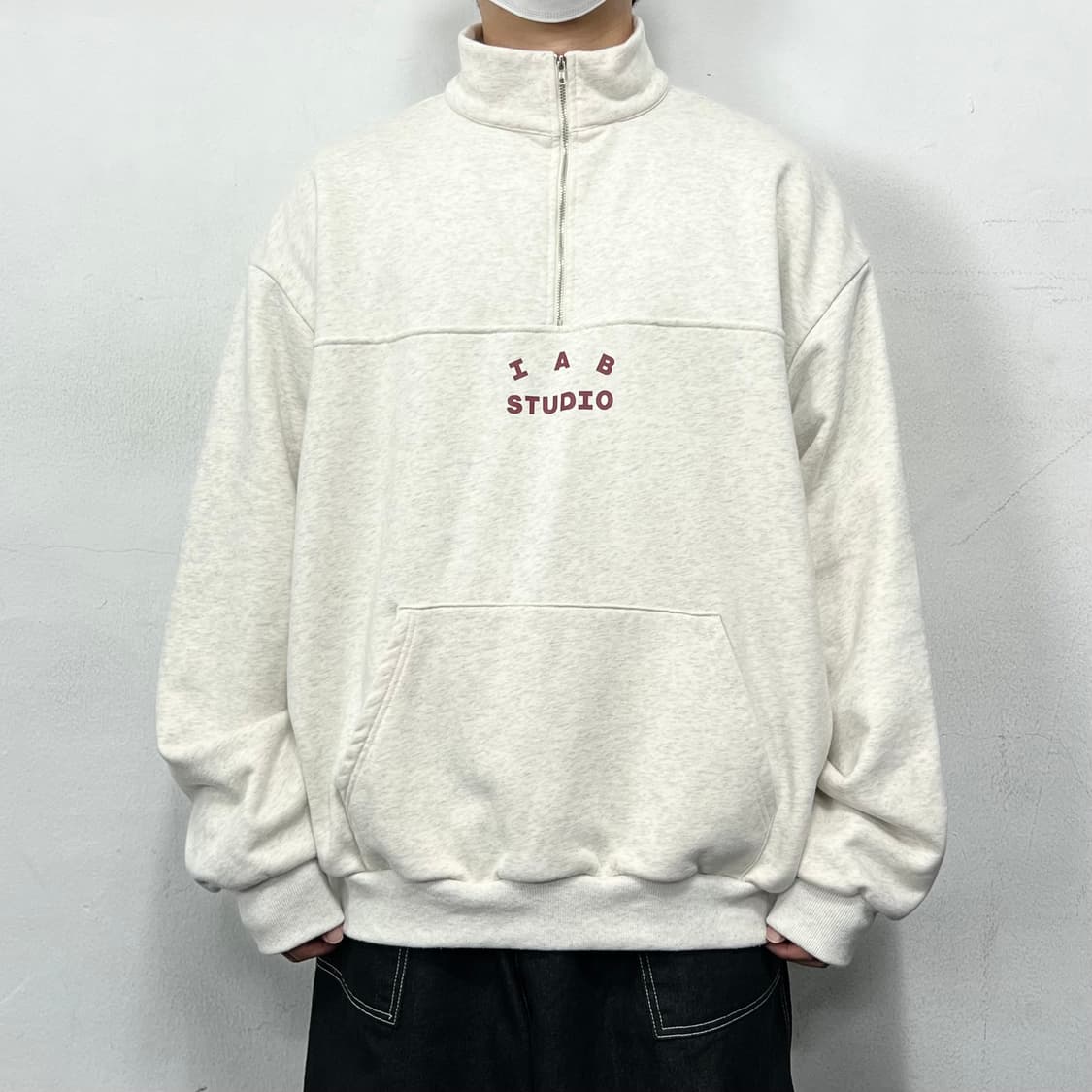 아이앱 스튜디오 하프 집업 오트밀 버건디 상품이미지3