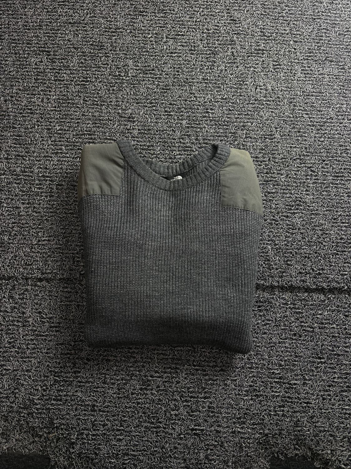 노스페이스 숄더 패치 코만도 울 니트 3834 상품이미지1