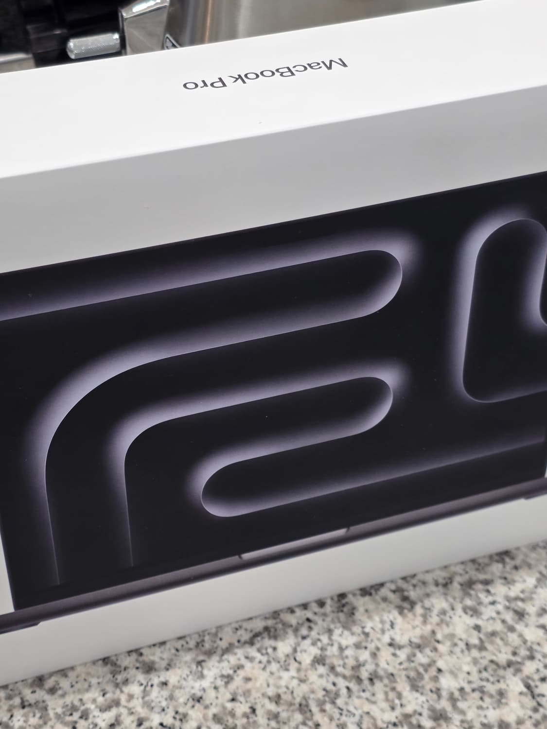 맥북 14 m5 32gb 1tb 미개봉 판매 상품이미지1