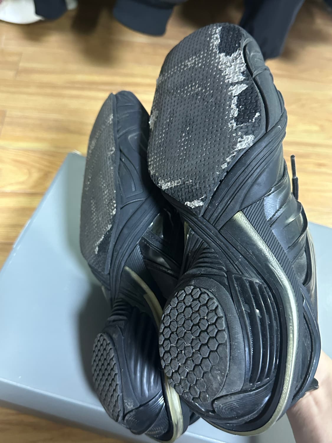 발렌시아가 타이렉스 40 상품이미지2