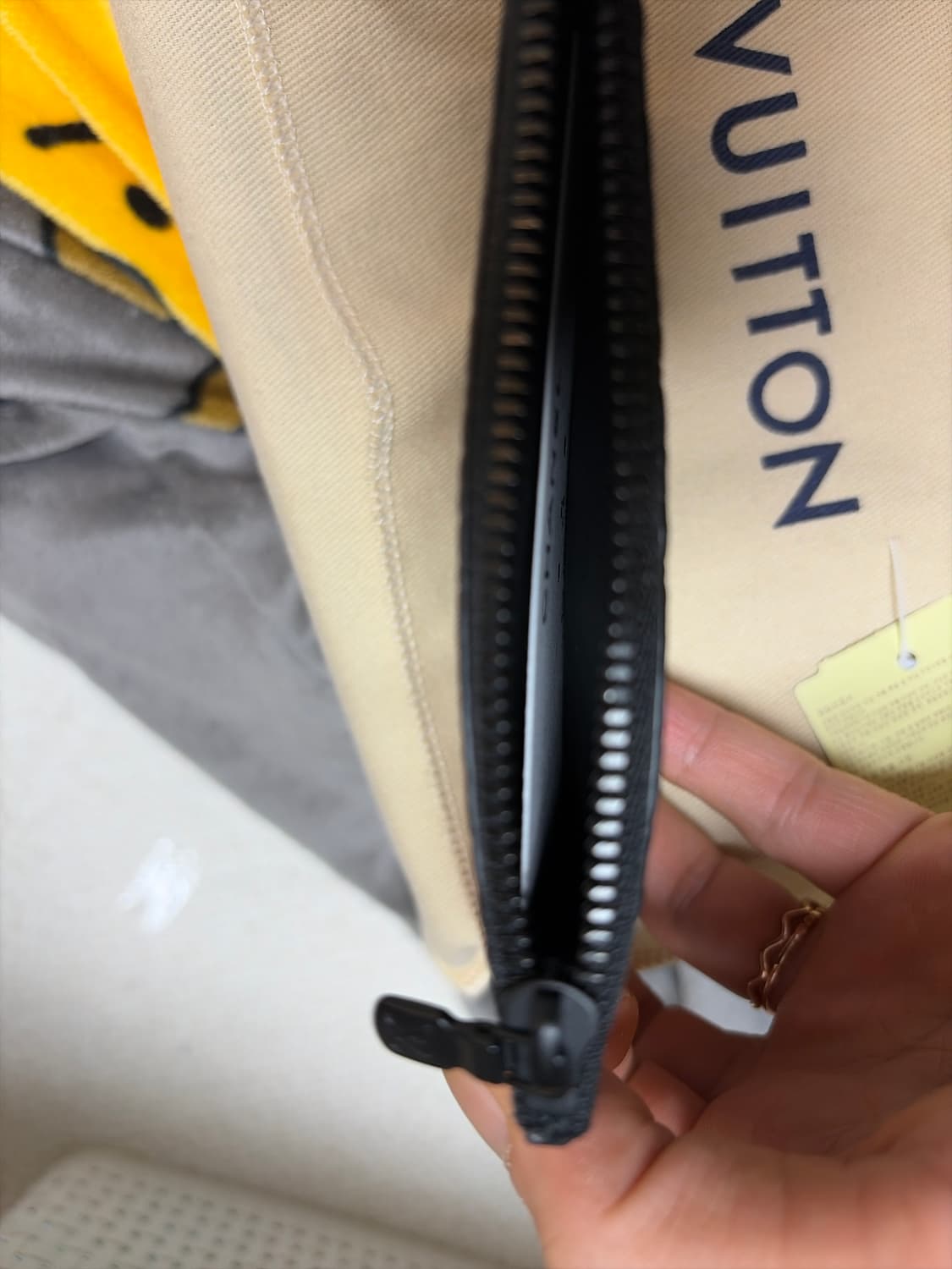 루이비통 가스통 웨이브 블랙 직거래합니다 상품이미지2