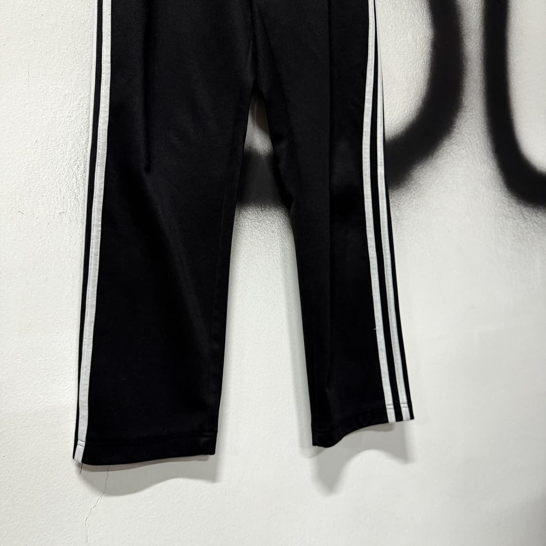 아디다스 사이드 디테일 원 포인트 트랙 팬츠 상품이미지4