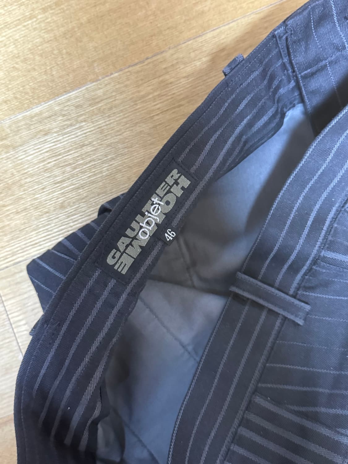 장폴고티에 블랙 스트라이프 팬츠 상품이미지4