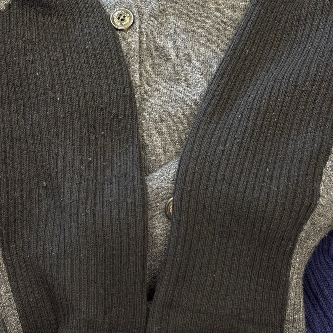 XS 비비안웨스트우드 챠콜 울 브이넥 가디건 상품이미지7