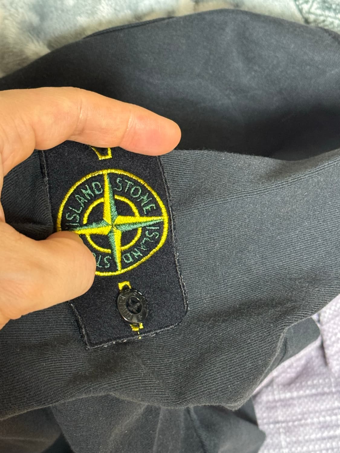 스톤아일랜드 롱슬리브 블랙 맨투맨 상품이미지3