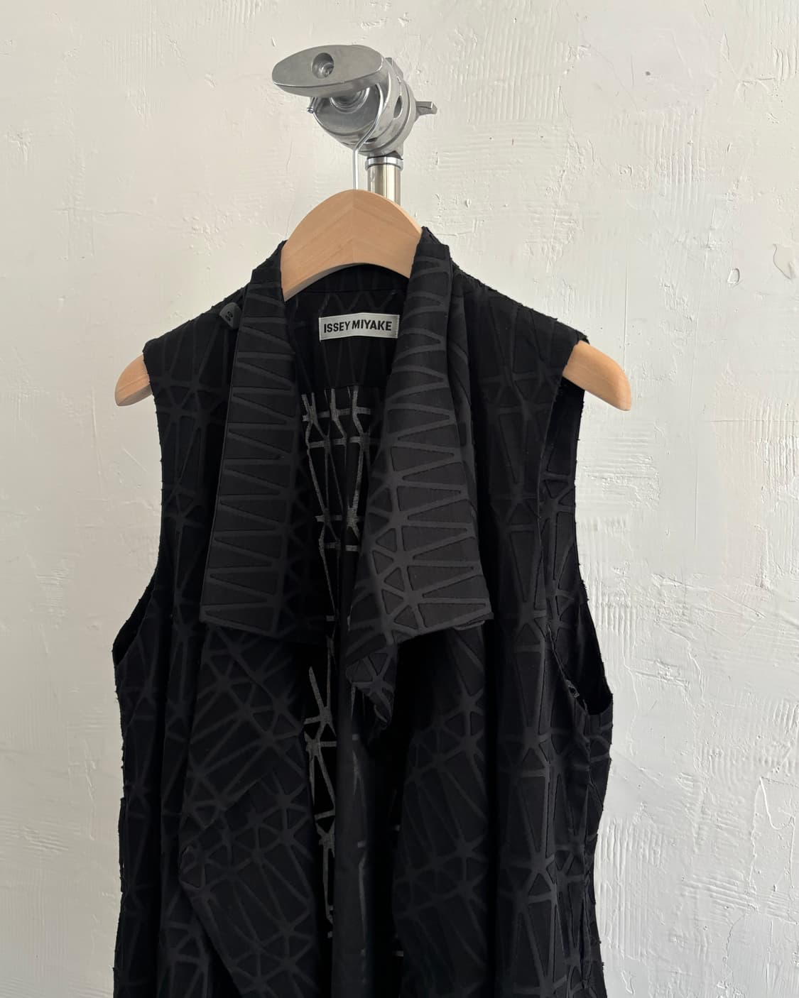 ISSEY MIYAKE 이세이 미야케 언발란스 드레이프 슬리브리스 원피스 상품이미지5