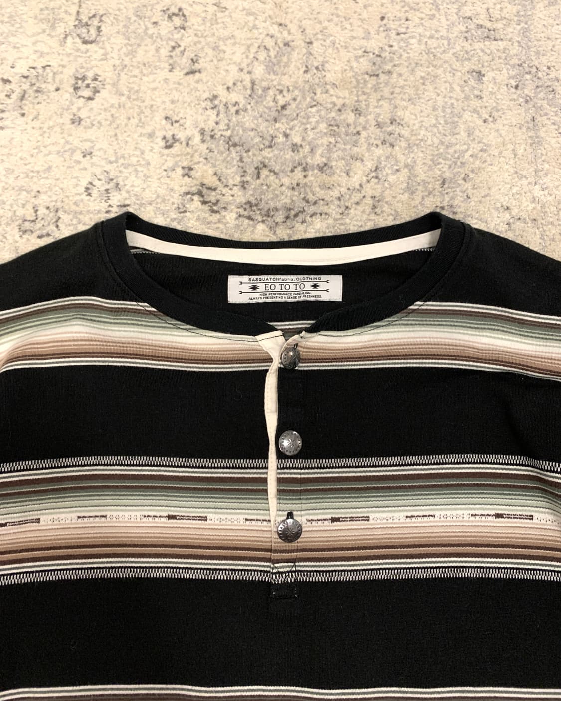 사스콰치패브릭스 스트라이프 헨리넥 롱슬리브 상품이미지2