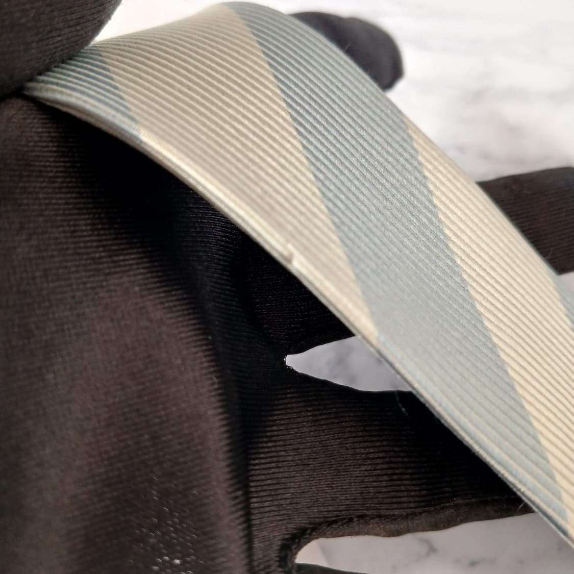 지안프랑코 페레 실크 블루 스트라이프 넥타이 9cm B등급 E910
 상품이미지9