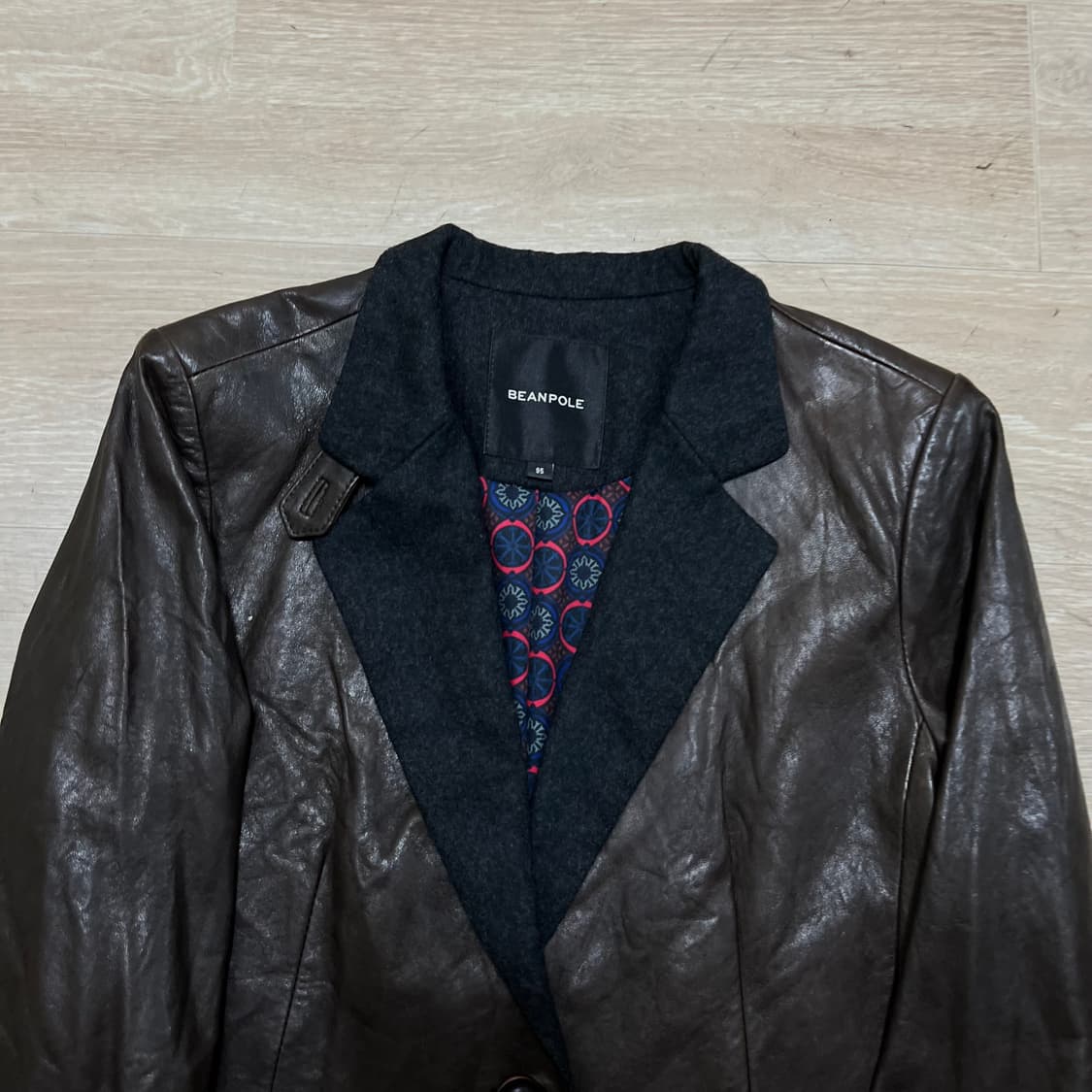 빈폴 여성 클래식 배색 램스킨 싱글 양가죽 블레이저 [브라운] M/95 상품이미지2