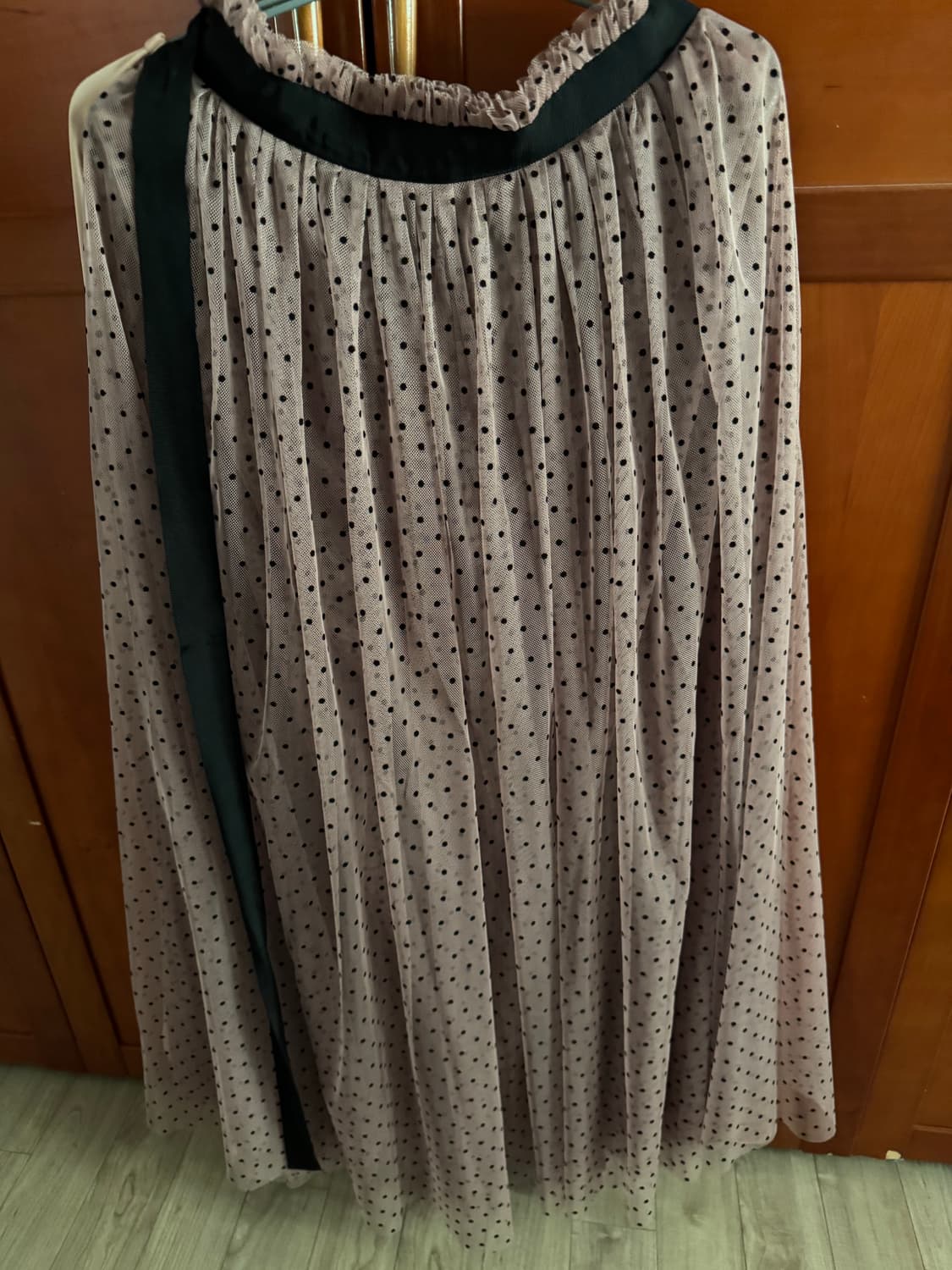 넘버프로젝트 도트레이스 치마 상품이미지1