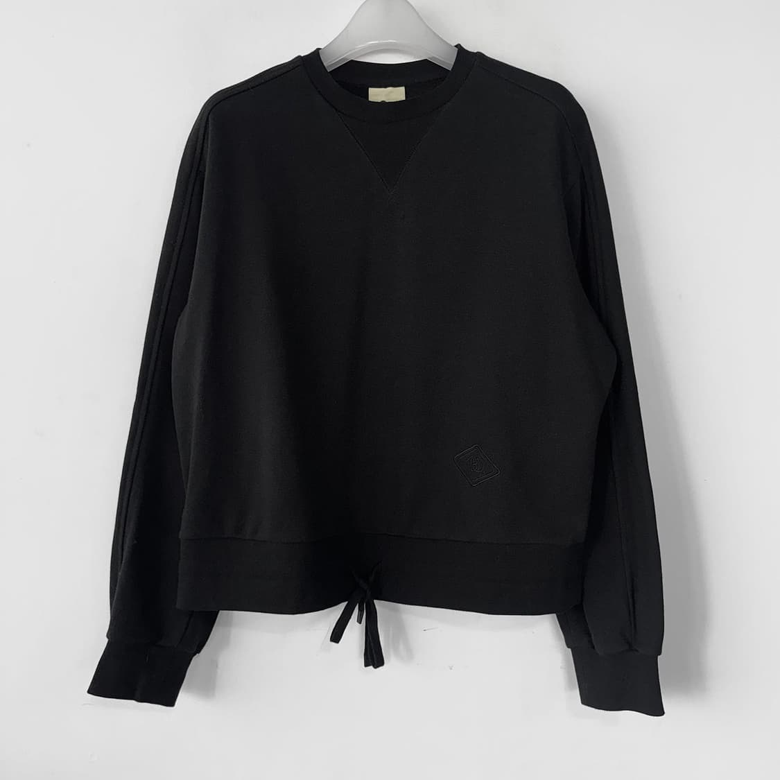 럭키슈에뜨 드로스트링 맨투맨 상품이미지1