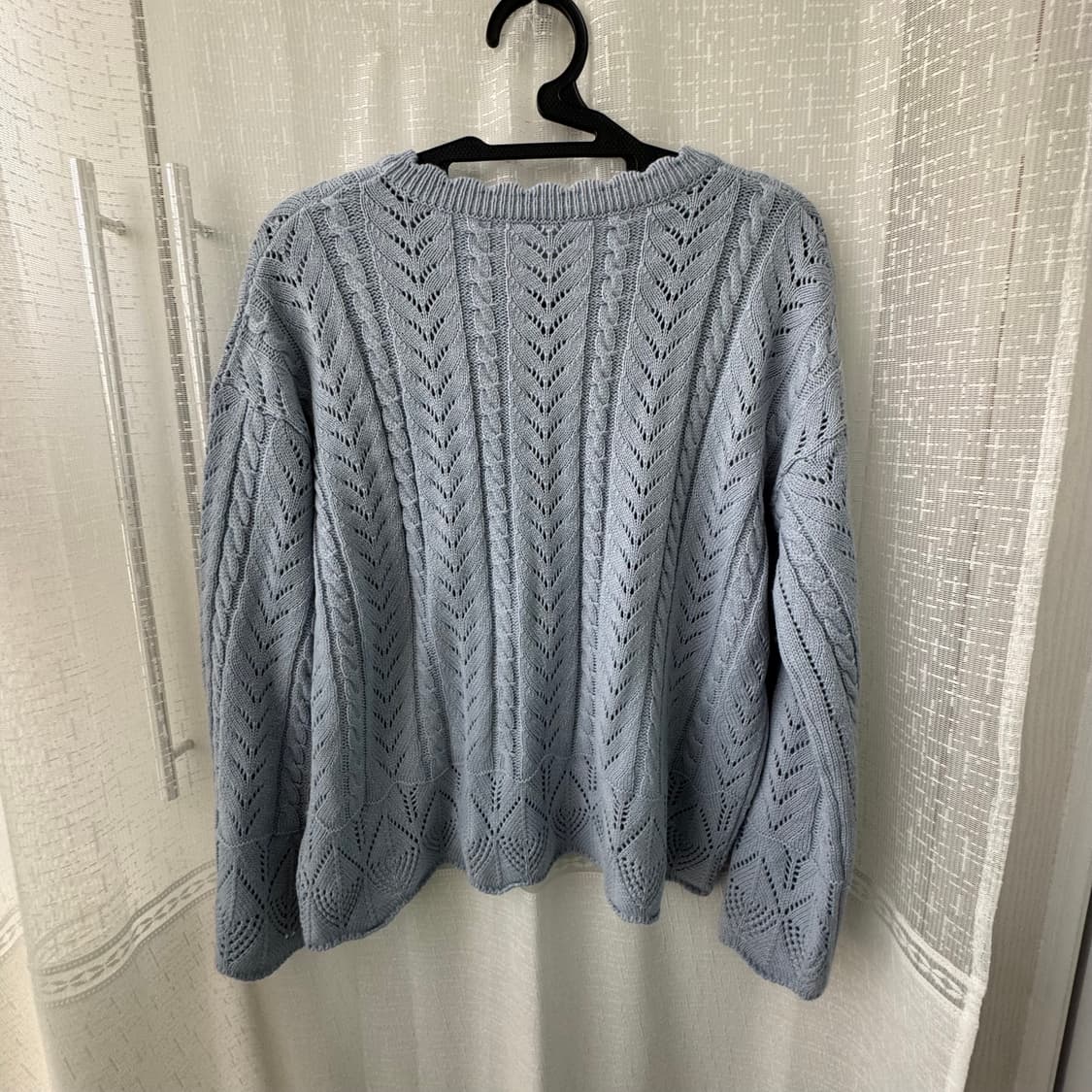 넘 예쁜 블루 리본 펀칭 긴팔 레이스 니트 여리핏 거의새것 상품이미지7