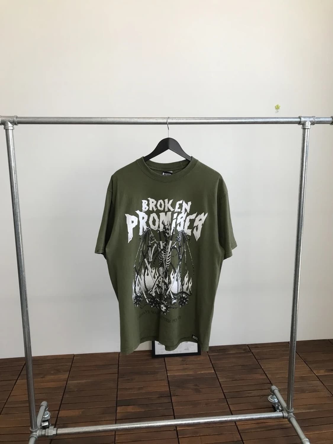 Broken Promises Skeleton Graphic Tee 상품이미지3