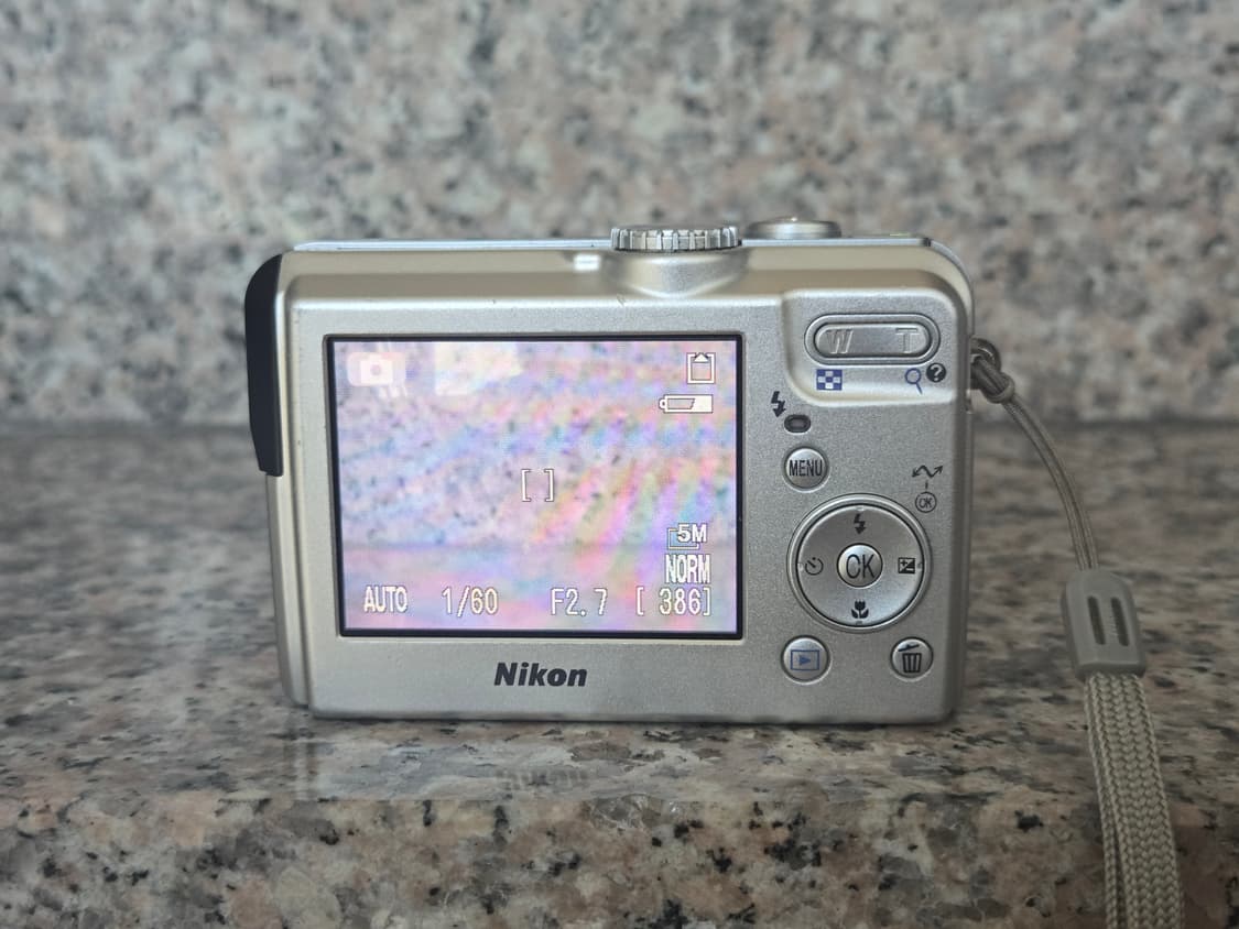 니콘 쿨픽스 p2 레트로디카 상품이미지3