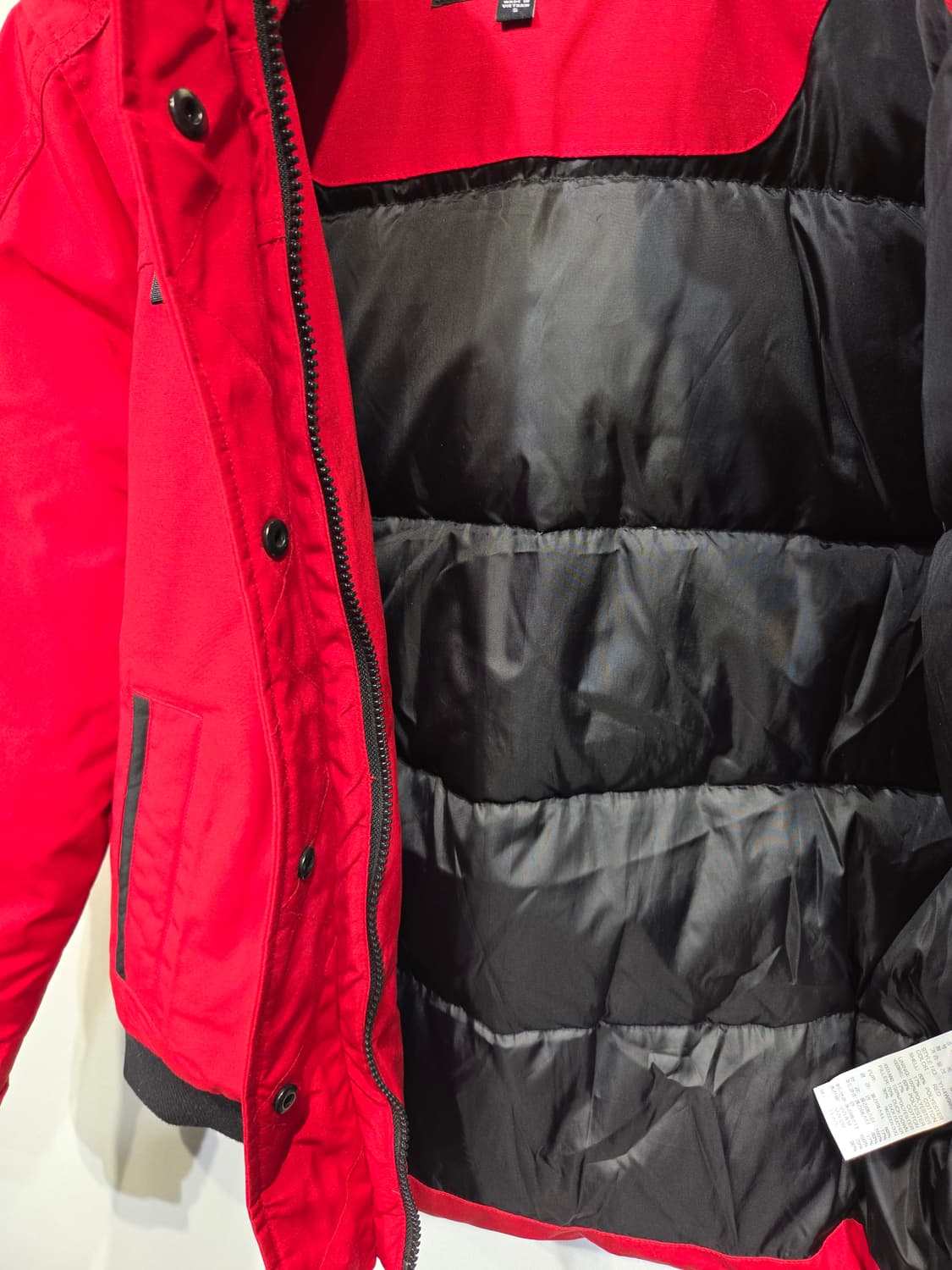 게스(GUESS) LA-CA 리얼 라쿤퍼 덕다운 점퍼 상품이미지7