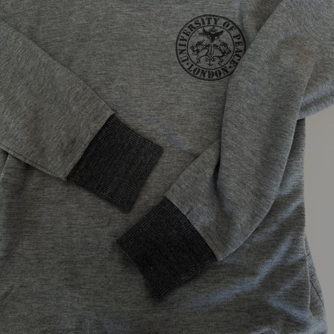 Vivienne Westwood University of peace 탑 상품이미지3