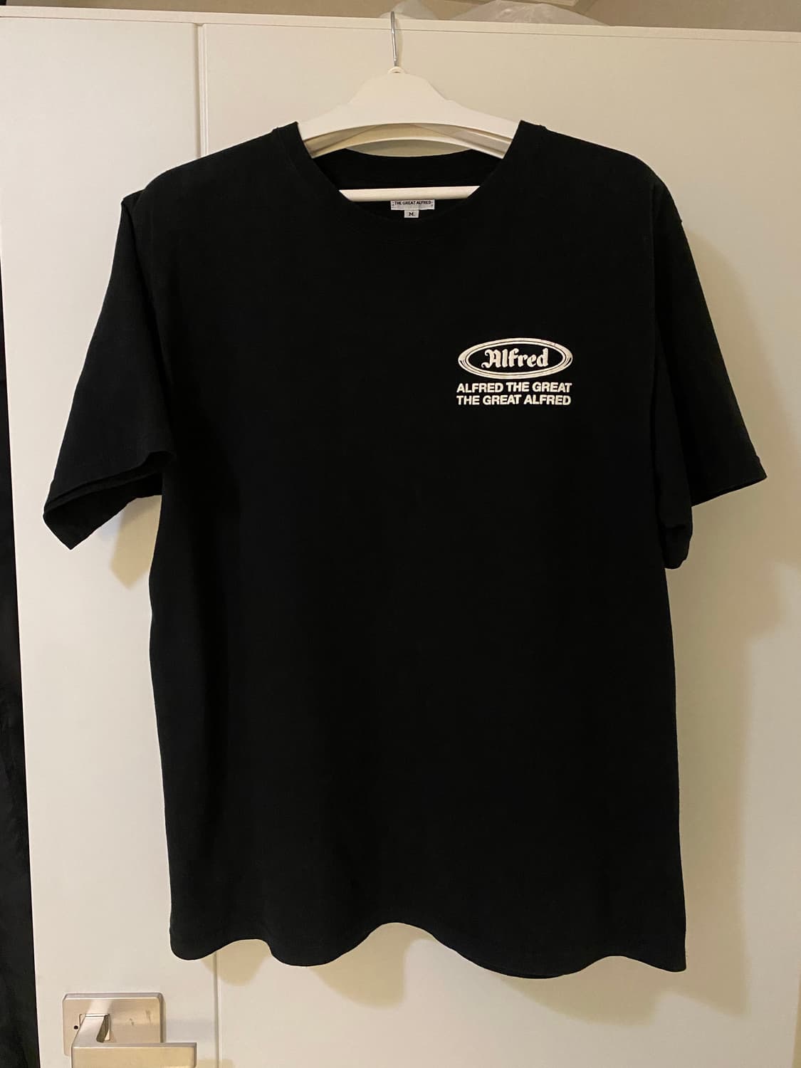 [M] 알프레드 블랙 반팔 티셔츠 상품이미지1