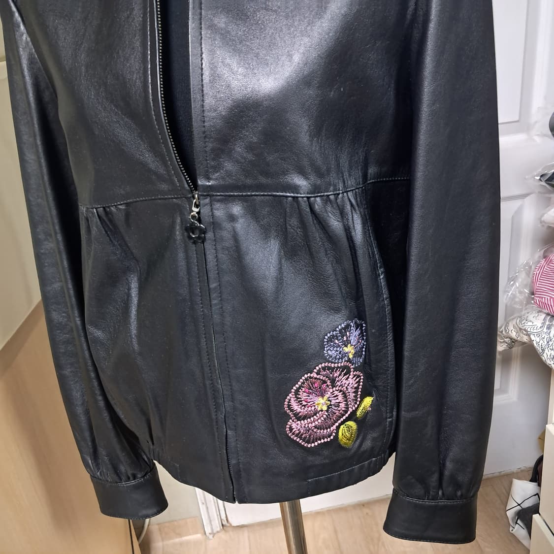 블랙 양가죽 자수 리얼가죽 자켓 55사이즈 상품이미지5