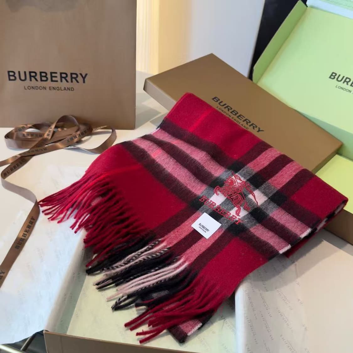 버버리숙녀 리버서블 스카프
 상품이미지2