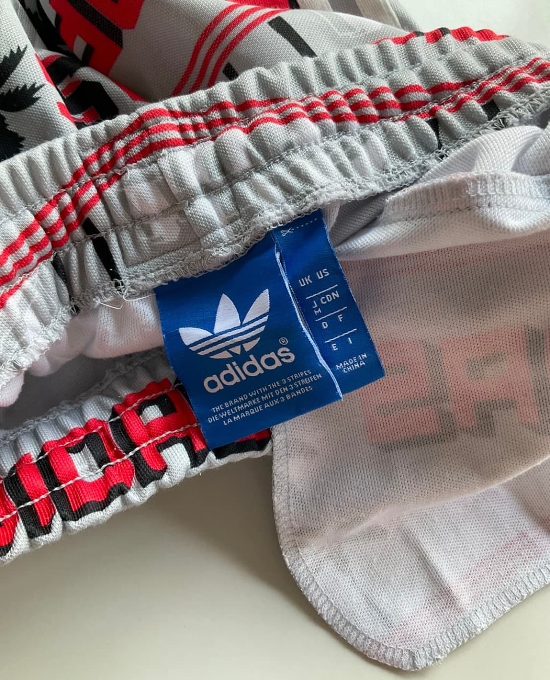 아디다스 오리지널 니고 LA 팜 파이어버드 트랙 쇼츠ADIDAS ORIG 상품이미지3