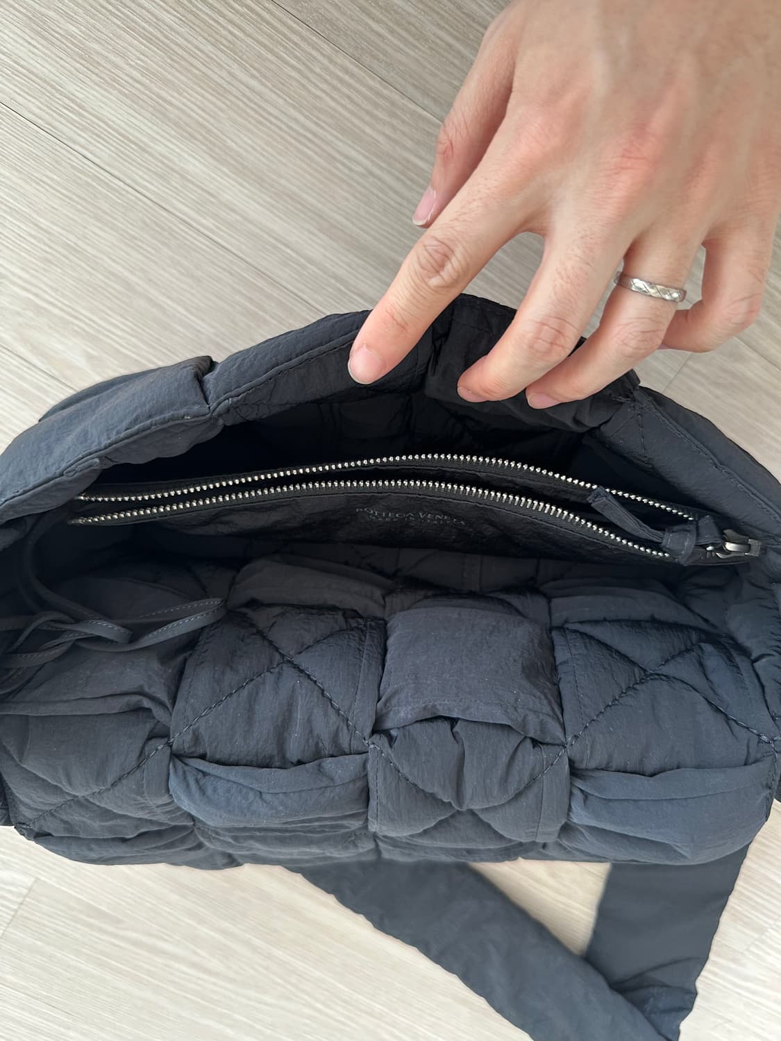 보테가베네타 패딩 카세트백 상품이미지7